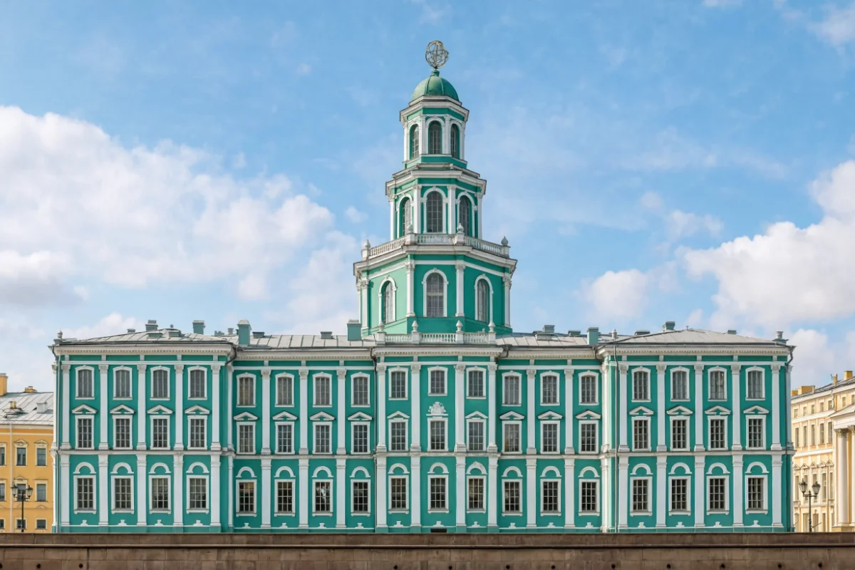 Кунсткамера на Университетской набережной